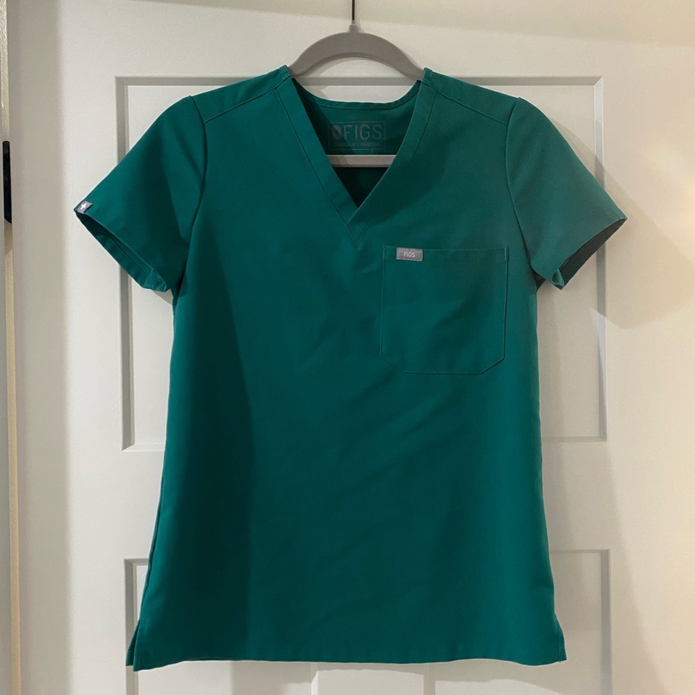 FIGS Catarina One-Pocket Scrub Top- Hunter Green XXS